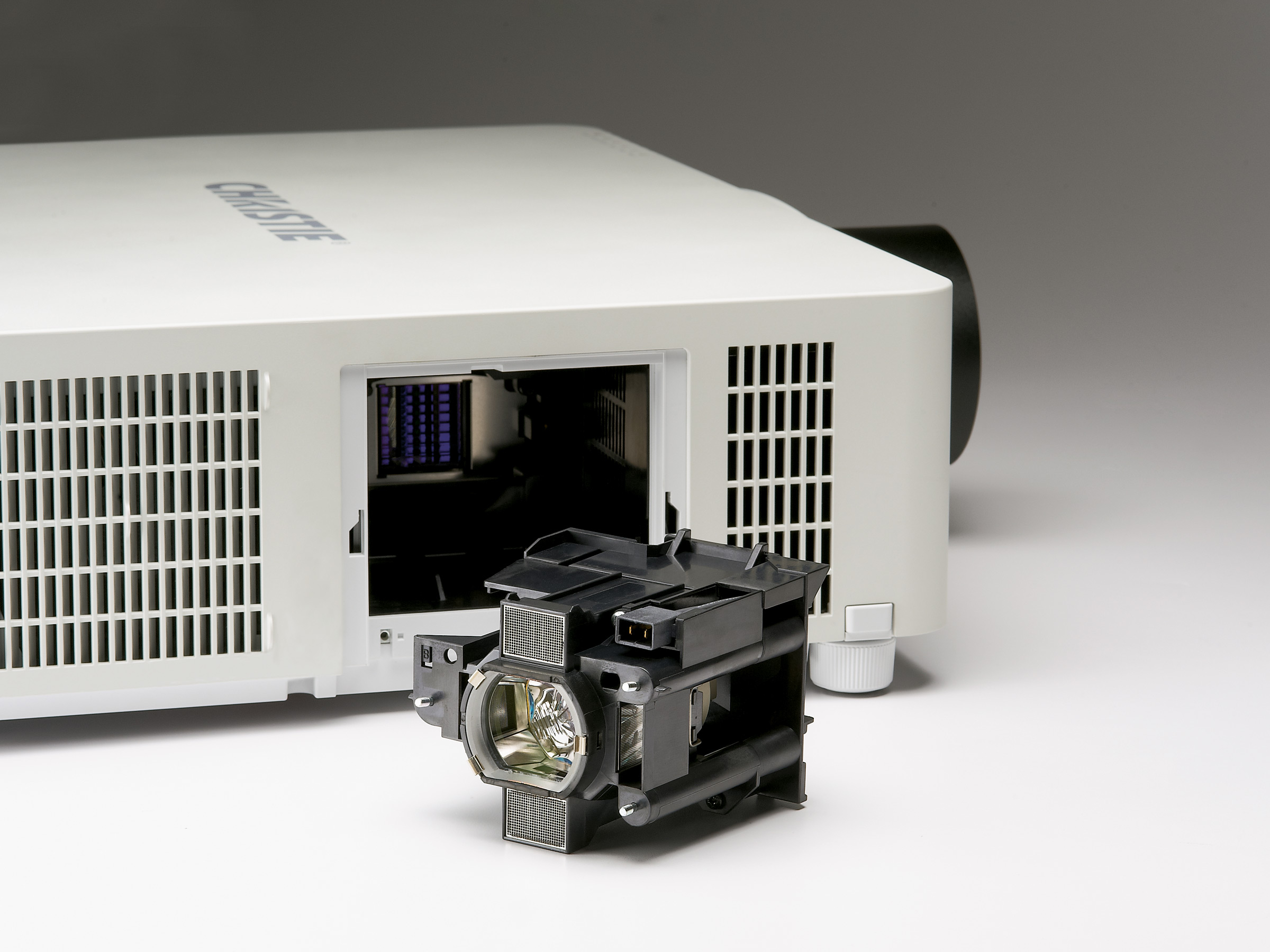 Christie LX601i 3LCD digital projector | 121-017109-XX