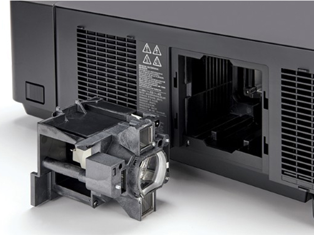 Christie LX801i-D 3LCD projector | 121-032106-XX (white) | 121-032117-XX (black)