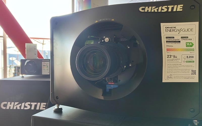 CP4425-RGB cinema projector
